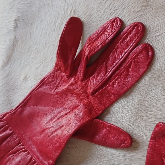 Bergdorf Goodman Leather Gloves - Picture 3 of 12